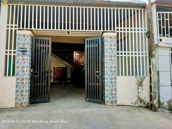 Bán nhà mặt tiền đường Trung Tâm, Vĩnh Thạnh, Nha Trang