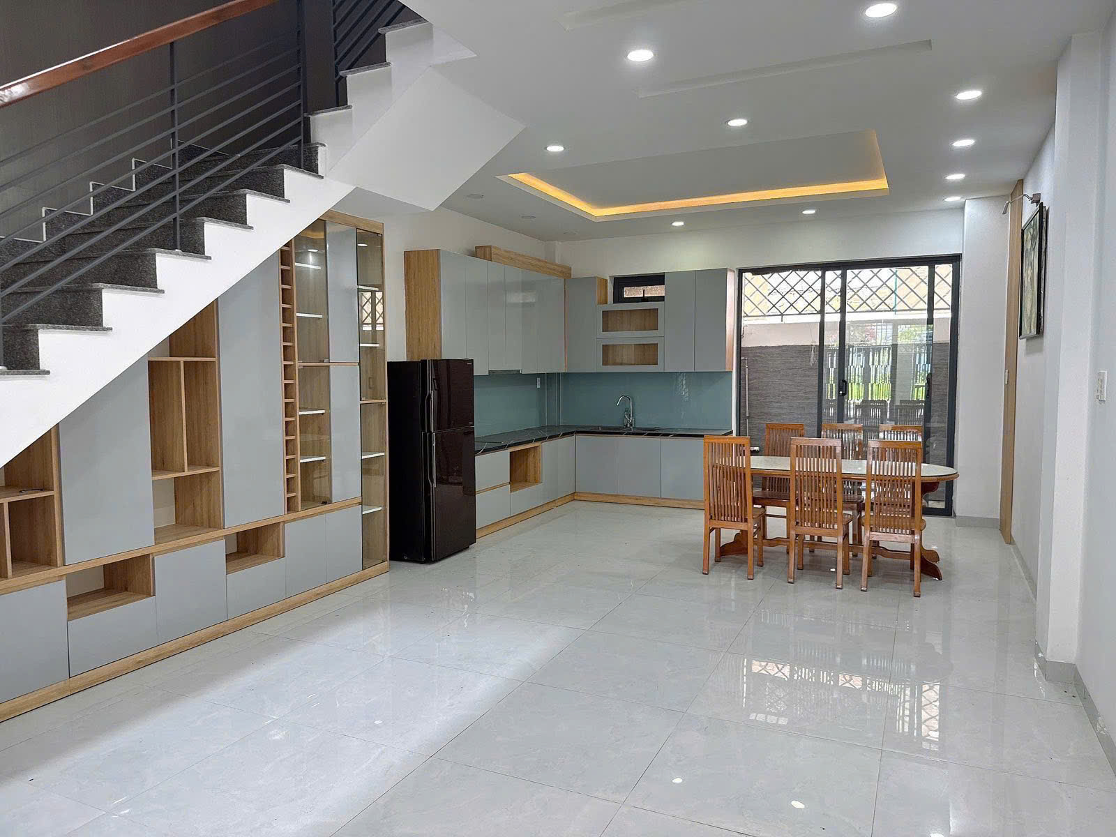 BÁN NHÀ 3 TẦNG HƯỚNG ĐÔNG ĐƯỜNG 16M GÓI 2 KĐT MỸ GIA