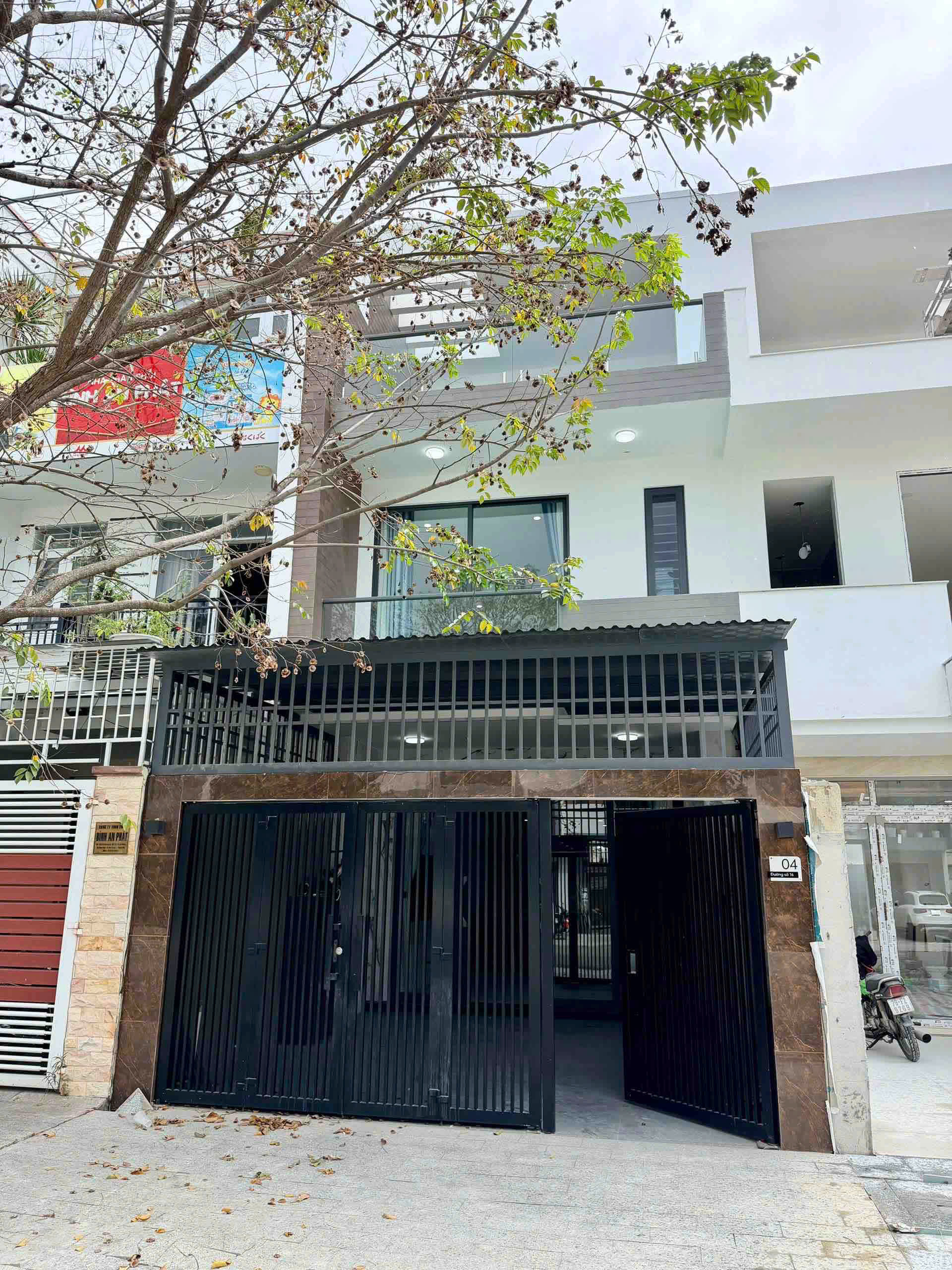 Bán Nhà Vị Trí Ngay Ngã Tư 2 Đường thông 18m trục chính Mỹ Gia gói 7