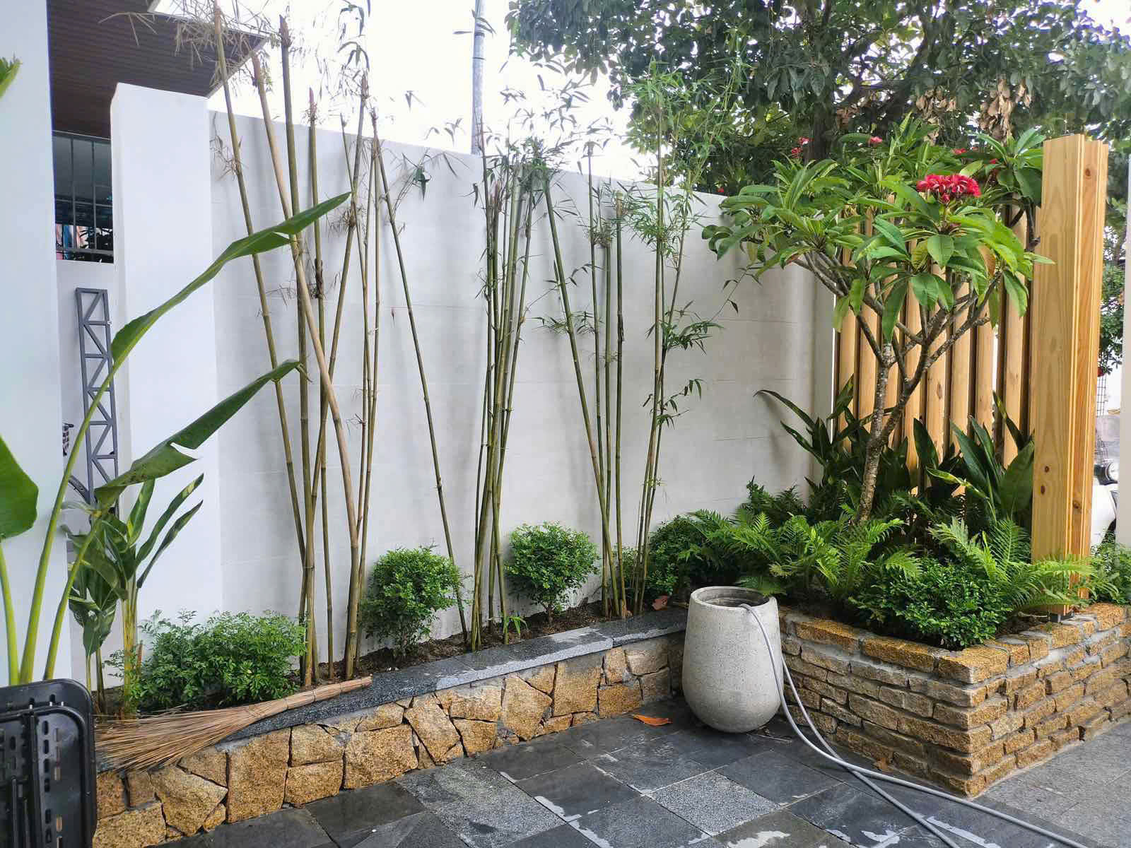 Bán nhà 3 tầng 1 Tum, xây mới thiết kế cực đẹp Gói 7 Mỹ gia - Ảnh 2