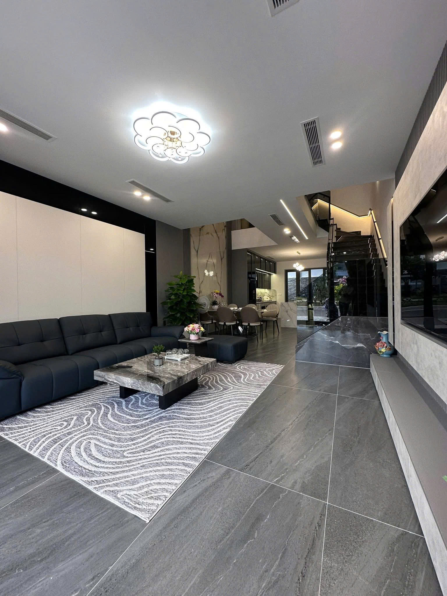 Bán Nhà 3 Tầng Gói 8 KDT Mỹ Gia